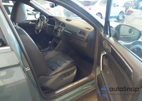 2021 Volkswagen Tiguan 2.0T Sel Premium R-Line из США, поврежденный, VIN 3VV4B7AX5MM153381